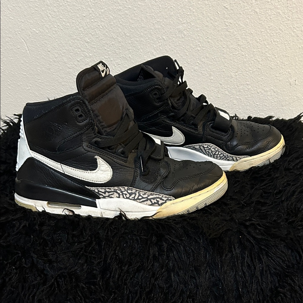 Nike Black Cement White Retro Jordan Legacy 312 High-Tops GUC size 10